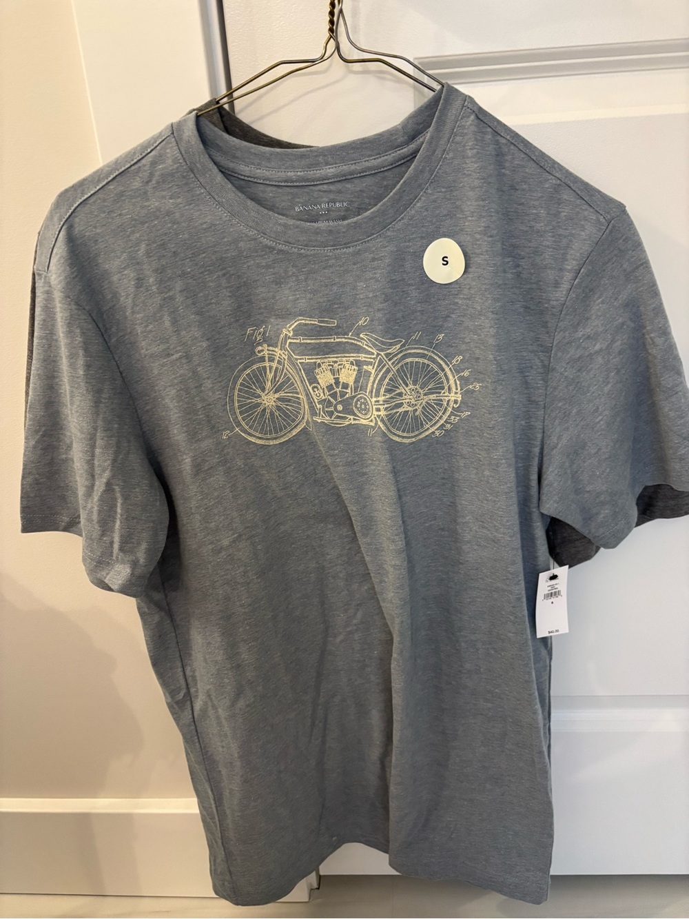 Men's NWT Banana Republic Grey Graphic Motorcycle T-Shirt - Small